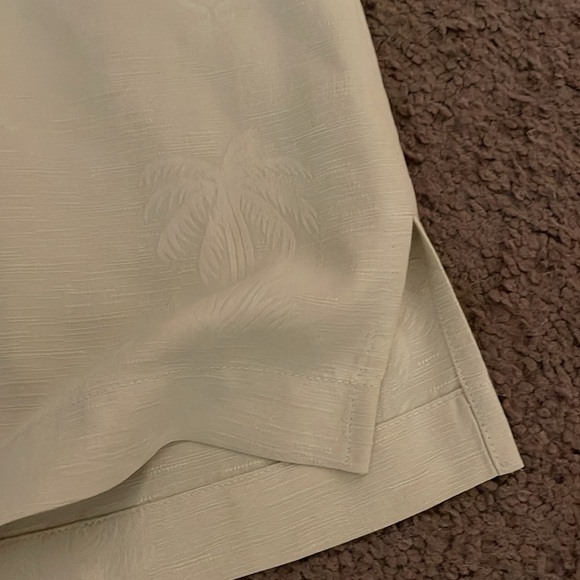 Tommy Bahama Hawaiian Button Up Shirt Tan Solid‎ 100% Silk Mens Medium Short sl - Picture 9 of 11